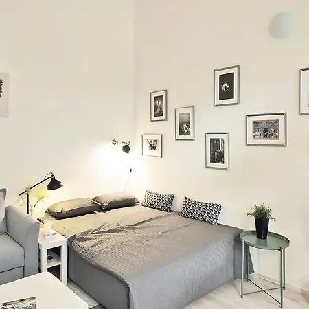 Apartment Eotvos Design